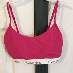 Women’s/girls Calvin Klein sports bra